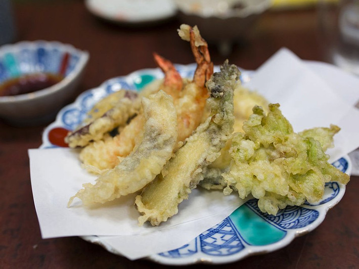 Nhiều người cho rằng, tempura (món chiên xù) là một món ăn có nguồn gốc ở Châu Á. Tuy nhiên, người dân Bồ Đào Nha cho biết cách thức nấu món ăn này thực sự đến từ đất nước họ. (Nguồn ảnh: Business Insider)