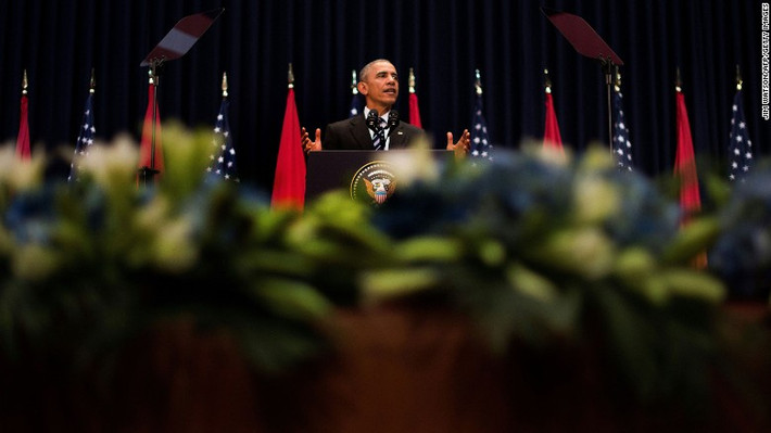 Tổng thống Obama phát biểu tại Trung tâm Hội nghị Quốc gia ở Hà Nội trưa 24/5. Ảnh CNN.