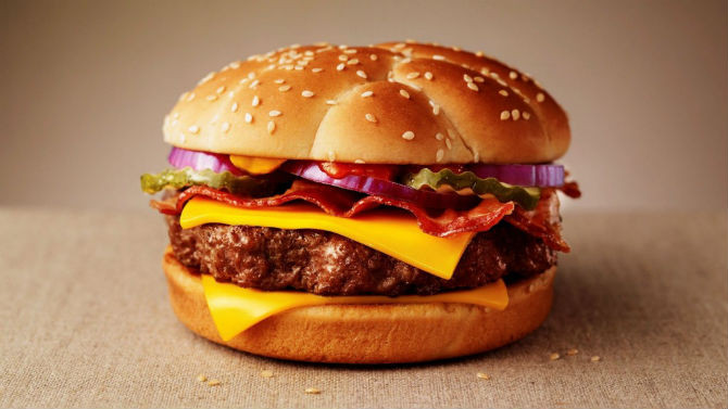 Hơn 4.500 chiếc bánh mì kẹp của Mc.Donald được tiêu thụ mỗi phút trên thế giới.