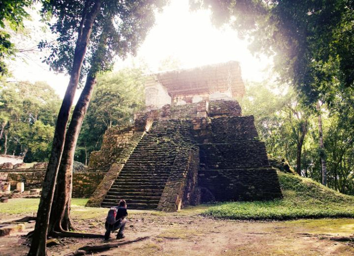 Topoxte là một khu khảo cổ của nền văn minh Maya ở Guatemala.