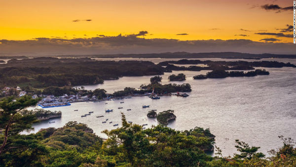 Quang cảnh yên bình ở Vịnh Matsushima, tỉnh Miyagi. Khoảng 260 hòn đảo lớn nhỏ khác nhau nằm rải rác xung quanh Vịnh Matsushima.