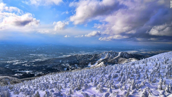 Khu nghỉ dưỡng trượt tuyết Zao Onsen của tỉnh Yamagata là khu nghỉ dưỡng trượt tuyết lớn nhất Nhật Bản.