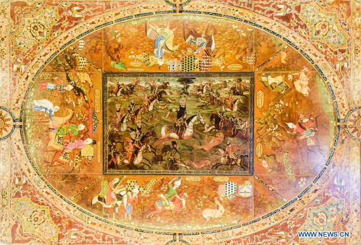 Một phần bức bích họa trên trần ở sảnh Ashoka, một trong những khu vực chính diễn ra các nghi lễ tại dinh Rashtrapati Bhavan.