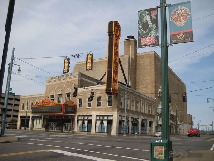 Nhà hát Orpheum ở Memphis, bang Tennessee, cũng là một trong những địa điểm đáng sợ nhất nước Mỹ. Một số nghệ sĩ biểu diễn trên sân khấu cho biết họ đã nhìn thấy “bóng ma” của bé gái có tên Mary trên hàng ghế khán giả. Ảnh: Insider.