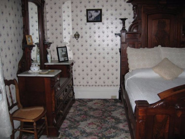 Ngôi nhà Lizzie Borden ở Fall River, bang Massachusetts, là hiện trường của một vụ án mạng kinh hoàng. Abby Borden được phát hiện tử vong vào năm 1892. Hung thủ của vụ án này vẫn là một bí ẩn. Ảnh: Insider.