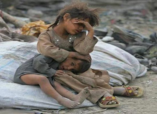 "Số lượng trẻ sơ sinh tử vong tăng nhanh do thiếu sữa và thực phẩm", Trung tâm y tế Đông Ghouta cho hay. Ảnh: Claysbeach.