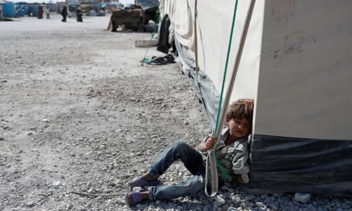 Bác sĩ Mohamad Katoub nói rằng, hiện có 68 ca suy dinh dưỡng nghiêm trọng tại vùng này. Ảnh: Reuters.