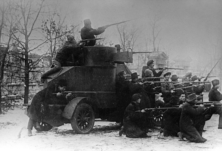 Cuộc cách mạng tư sản-dân chủ tháng Hai năm 1917, khởi đầu nổi dậy ở Petrograd. Ảnh: Sputnik.
