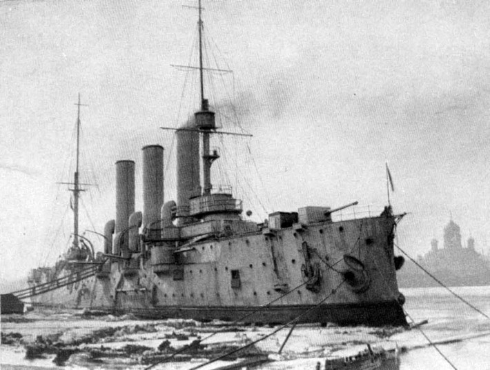 Tuần dương hạm “Rạng Đông” năm 1917. Ảnh: Sputnik.