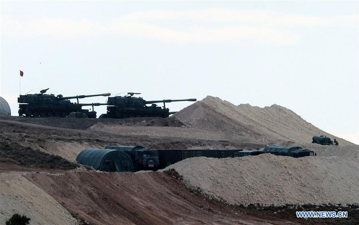 Xe quân sự của quân đội Thổ Nhĩ Kỳ tại huyện Reyhanli gần biên giới với Syria-Thổ Nhĩ Kỳ ngày 10/10. Ảnh: THX.