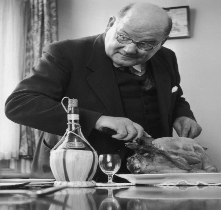 John Bodkin Adams, một bác sĩ người Anh, bị “tố” giết hại hàng trăm bệnh nhân giàu có trong khoảng thời gian từ những năm 1940 đến 1950. Mặc dù bị đưa ra xét xử nhưng John chưa bao giờ bị kết tội. Ảnh: ATI.