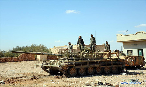 Tân Hoa Xã dẫn thông tin từ Cơ quan Giám sát Nhân quyền Syria (SOHR) ngày 4/10 cho biết, quân đội Syria thừa thắng xốc tới ở miền trung, chia tách thành công khu vực do phiến quân IS chiếm đóng nằm giữa các tỉnh Homs và Hama. Ảnh: THX.