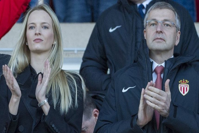 Doanh nhân Dmitry Ribolovlev và Daria. Ông sống ở Monaco. Ảnh: ER.