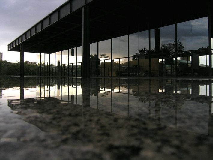 Còn đây là Bảo tàng nghệ thuật Neue Nationalgalerie ở thủ đô Berlin, Đức. Công trình được xây dựng vào những năm 1960. Ảnh: BI.