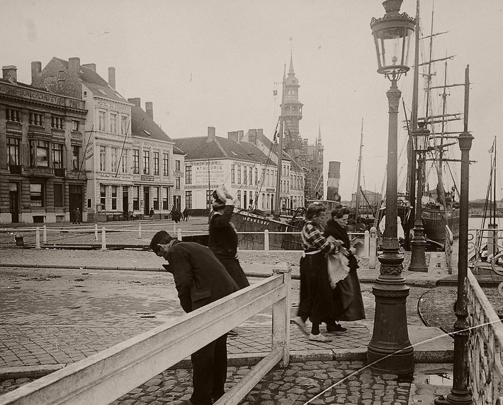 Bức ảnh chụp cảng Ostend hồi năm 1904. Ảnh: Vintage.