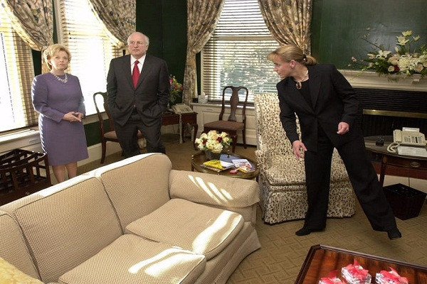 Khi cựu Phó Tổng thống Dick Cheney và gia đình chuyển vào đây, họ sử dụng tông màu kem và xanh khi trang trí ngôi nhà.