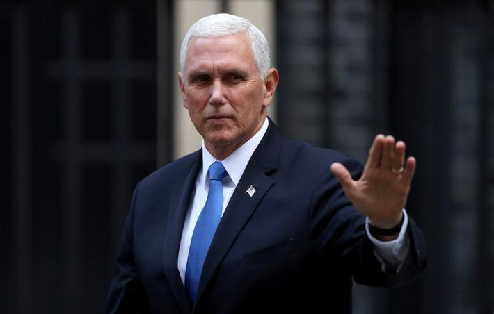 Một phụ tá của ông Pence cho biết gia đình cựu Phó Tổng thống Mỹ sẽ chia thời gian của họ giữa Washington và Indiana trong sáu tháng tới trước khi chuyển về Indiana ở lâu dài. Dù vậy, người phụ tá từ chối cho biết chính xác họ sẽ ở đâu. Ảnh: Reuters.