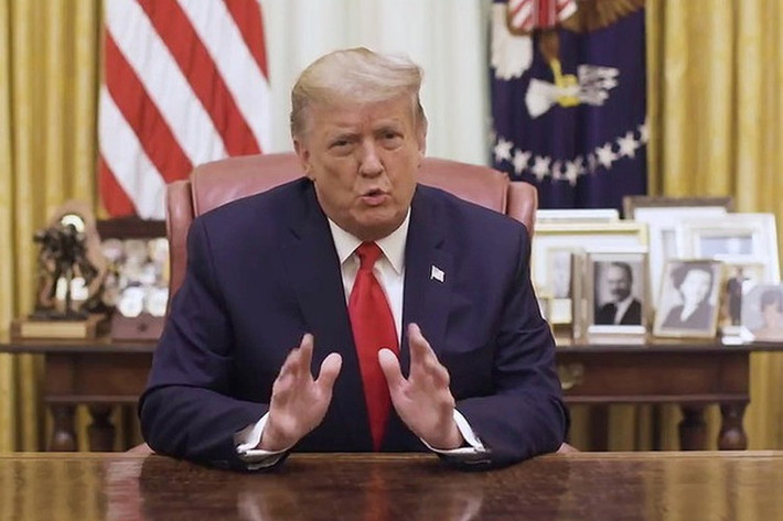 Thượng viện Mỹ sẽ họp trở lại vào ngày 19/1, một ngày trước khi ông Biden tuyên thệ nhậm chức. Sớm nhất, Thượng viện Mỹ có thể bắt đầu xem xét các điều khoản luận tội (ông Trump) là lúc 13h chiều 19/1 hoặc vào ngày 20/1 hay ngày 21/1. Sẽ phải cần 2/3 số phiếu ủng hộ tại Thượng viện Mỹ để kết tội ông Trump. Ảnh: Twitter.