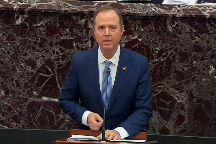Ông Adam Schiff, Chủ tịch Ủy ban Tình báo Hạ viện, tóm tắt các cáo buộc chống lại Tổng thống Trump tại phiên xét xử hôm 21/1. Ảnh: Reuters.