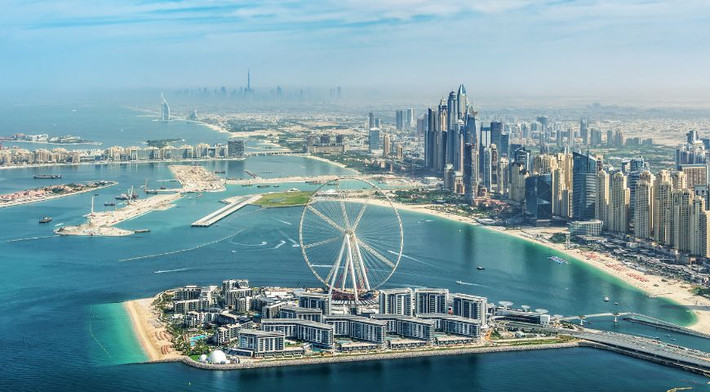6. Nhiều người nước ngoài sống ở Dubai hơn người dân địa phương. Thành phố này là nơi sinh sống của một số lượng lớn người nước ngoài bao gồm các cộng đồng người Ấn Độ, Pakistan, Bangladesh, Anh, Mỹ và châu Phi, khiến nơi đây trở thành một trung tâm đa văn hóa. Ảnh: AM.