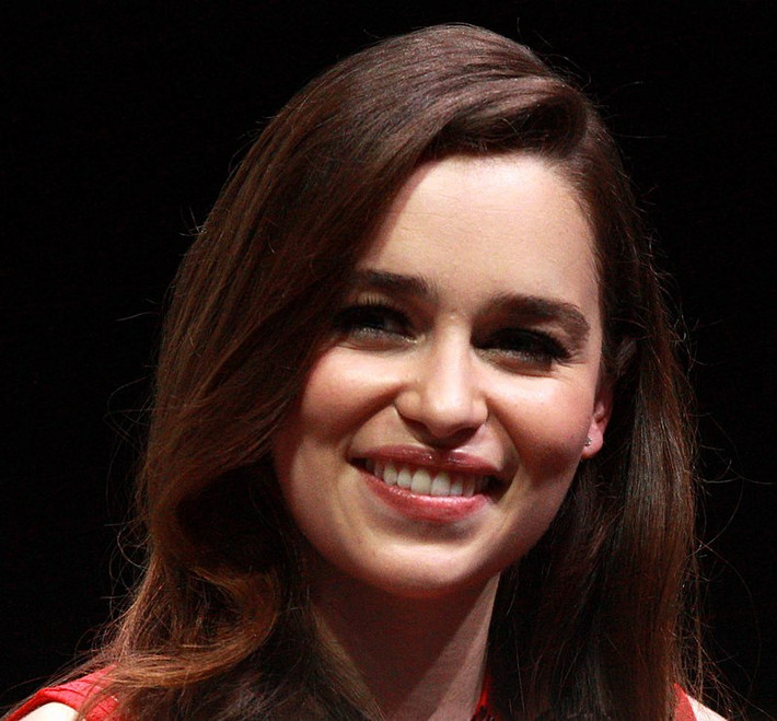 4. Emilia Clarke sinh năm 1986 tại London, Anh, đứng ở vị trí thứ 4 trong danh sách những phụ nữ đẹp nhất thế giới hiện nay. Giống như nhiều mỹ nhân khác, Clarke có đường nét vô cùng cân đối. Ảnh: Wikipedia.