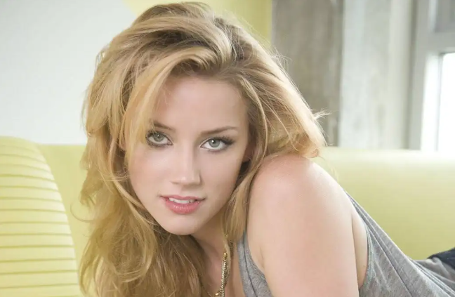 1. Amber Heard, sinh năm 1986 ở Mỹ, là một trong những phụ nữ xinh đẹp nhất thế giới năm 2024, theo bình chọn của trang Wonders List. Nữ diễn viên sở hữu những đường nét thanh tú, thần thái rạng ngời, nụ cười tươi và đôi mắt đầy mê hoặc. (Nguồn ảnh: WL)
