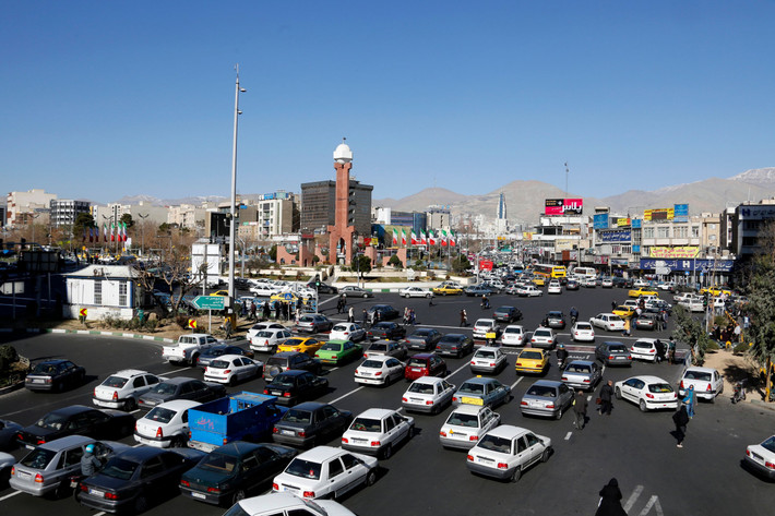 10. Phần lớn người Iran là người Hồi giáo Shia. Năm 2020, 98,5% dân số nước này là người Hồi giáo. 90% trong số họ là người Hồi giáo Shia, 10% còn lại bao gồm những người Hồi giáo thuộc nhánh Hồi giáo Sunni hoặc Sufi. Người dân Iran được cho là rất lịch sự. Ảnh: NW.