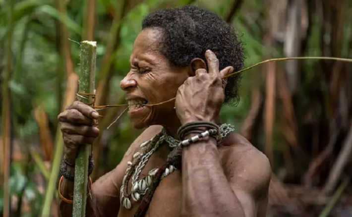 Có một số lý do thú vị khiến bộ tộc Korowai xây nhà trên cây, trước hết là họ muốn tránh sự tấn công của thú dữ và muỗi vì sống giữa rừng rậm. Ảnh: IT.