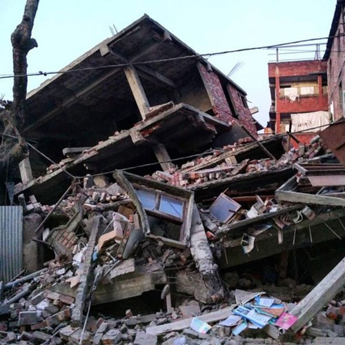 Một trận động đất mạnh 6,8 độ Richter gần biên giới Myanmar-Ấn Độ đã xảy ra vào hồi 6h sáng (theo giờ Việt Nam) ngày 4/1 khiến nhiều nhà cửa bị hư hại.