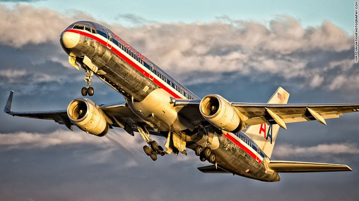 American Airlines (AA) là một trong những hãng hàng không lớn nhất thế giới và là một trong những hãng hàng không của Mỹ được AirlineRatings.com đánh giá 7 sao về mức độ an toàn.