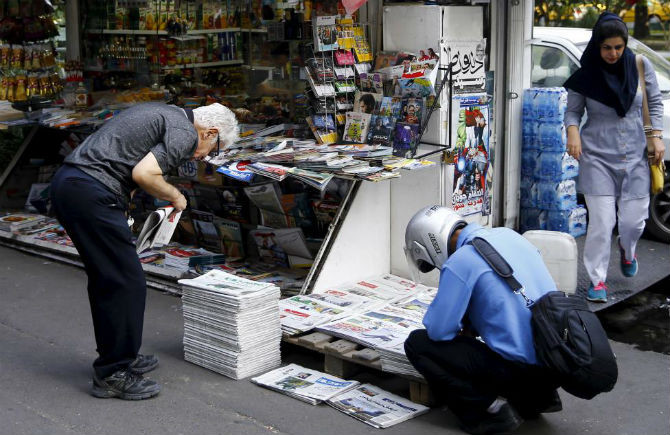 Sạp báo ở Tehran. Ảnh chụp ngày 24/8/2015.