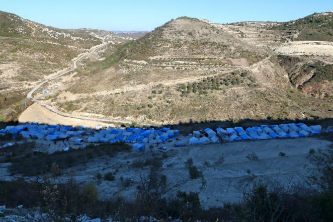Khu trại tị nạn tạm bợ ở tỉnh Latakia, gần biên giới Syria-Thổ Nhĩ Kỳ, nhìn từ trên cao ngày 3/12/2015.