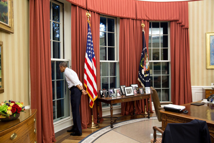 Tổng thống Obama đứng trong Nhà Trắng ngày 23/6/2015.