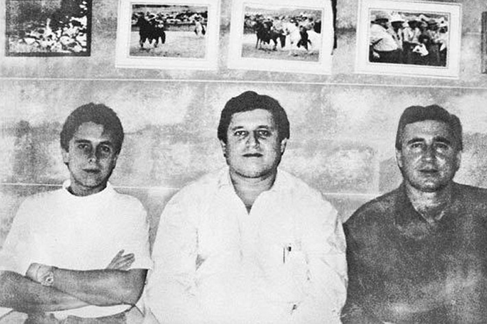 Anh em nhà Ochoa (Jorge Luis, Juan David và Fabio Ochoa), thành viên của Đế chế Medellin ở Columbia, đã kiếm được 6 tỷ USD từ các hoạt động phạm pháp.