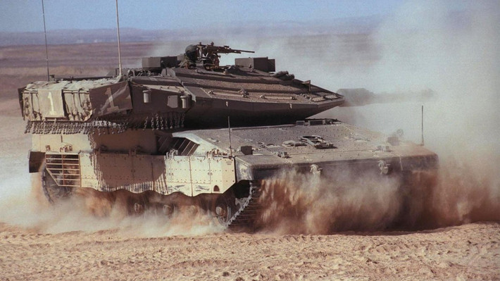 Ngoài ra, xe tăng Merkava Mk.4 Barak còn được trang bị vũ khí trí tuệ nhân tạo (AI), một hệ thống thực tế ảo (VR) và kính thực tế ảo. Ảnh: Jerusalem Post.