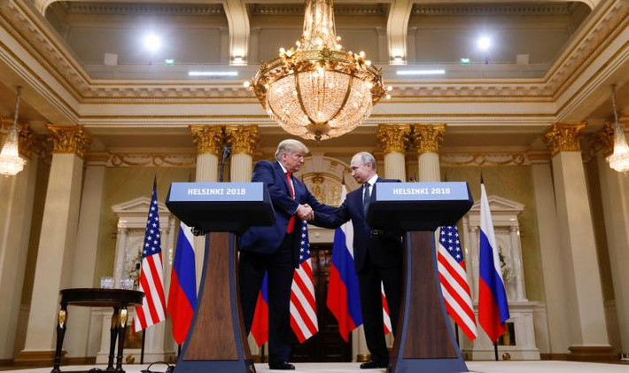 Về phần mình, Tổng thống Trump cho biết đã có một cuộc hội đàm trực tiếp, cởi mở và hiệu quả. “Tôi chắc chắn rằng chúng tôi sẽ thường xuyên có những cuộc gặp nữa trong tương lai”, ông chủ Nhà Trắng phát biểu. Ảnh: Reuters.