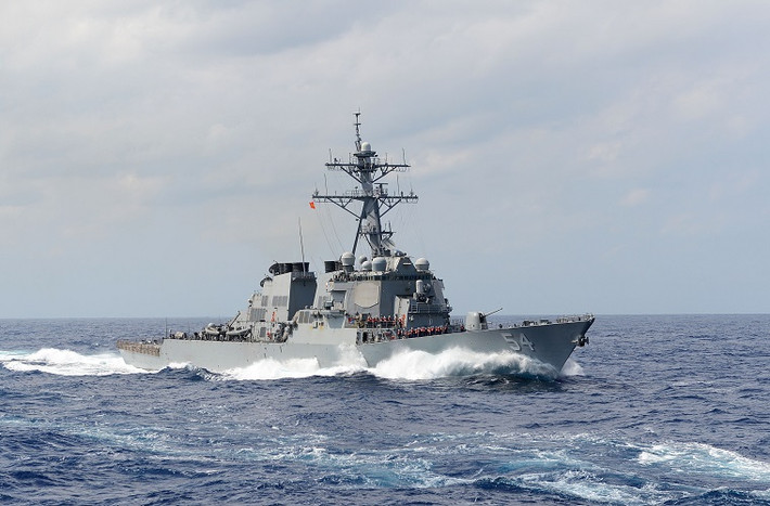 Các dòng tên lửa mà Arleigh Burke có thể được trang bị có thể kể tới như RIM-66 SM-2 , BGM-109 Tomahawk hoặc RUM-139 VL-Asroc. Đó là chưa kể tới hải pháo 130 mm và các ống ngư lôi Mk 46 của lớp tàu chiến này. Ảnh: Wikipedia.