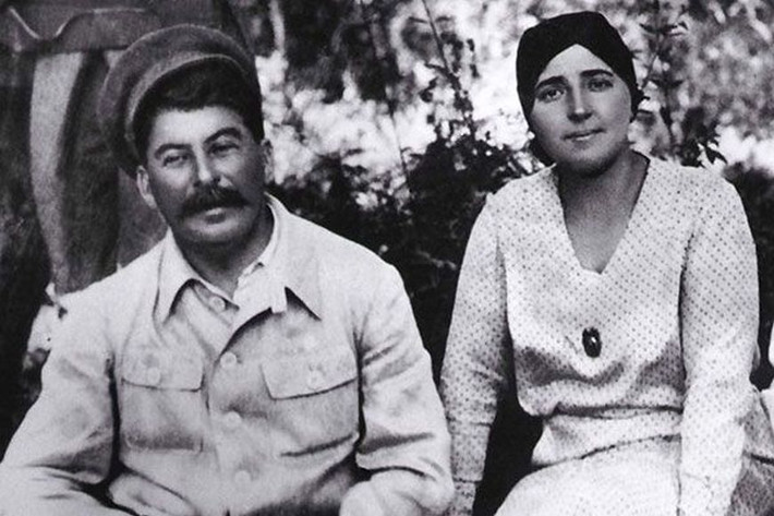 Bà Nadezhda Sergeyevna Alliluyeva là vợ thứ hai của nhà lãnh đạo Liên Xô Stalin. Bà sinh ngày 22/9/1901 tại Baku, Azerbaijan, và là con gái út của nhà cách mạng Nga Sergei Alliluyev. Ảnh: Wikipedia.