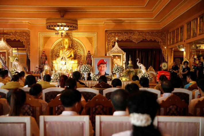 Buổi lễ tưởng niệm thợ lặn Saman Kunan có rất đông người tham dự.