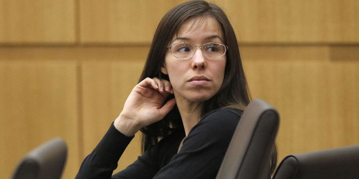 Jodi Ann Arias là một trong nữ tù nhân xinh đẹp nhưng phạm phải tội ác không thể tha thứ. Cô ta đã sát bạn trai cũ Travis Alexander với 27 vết đâm và một phát súng trong nhà tắm hồi năm 2008. Năm 2013, Jodi bị tòa án bang Arizona, Mỹ, kết tội giết người cấp độ 1 và trong phiên tòa xét xử năm 2015, Jodi phải lãnh án tù chung thân. Ảnh: Shutter Stock.
