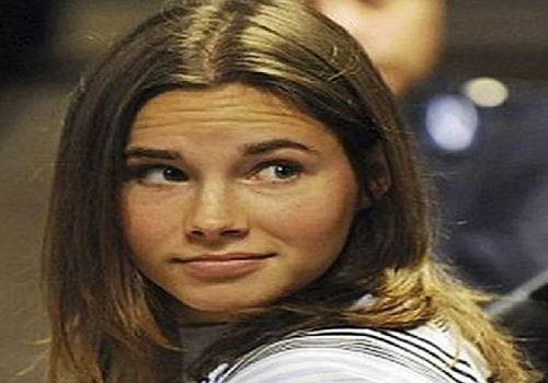 Amanda Knox, một sinh viên người Mỹ, đã bị buộc tội giết người sau khi sinh viên người Anh Meredith Kercher được phát hiện tử vong hồi tháng 11/2007 tại căn hộ mà hai người sống chung ở Italy. Knox được tại ngoại vào năm 2010 nhưng Tòa án Tối cao Italy đã mở lại phiên tòa xét xử vụ án này vào năm 2013. Ảnh: Ranker.