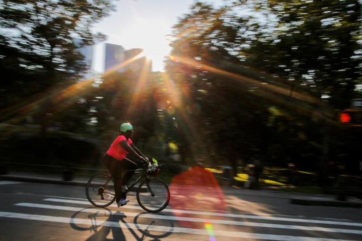 Theo hãng thông tấn Reuters, các bang ở miền đông bắc nước Mỹ đang trải qua đợt nắng nóng kinh hoàng mà chỉ gần 33 năm mới xảy ra một lần. Đợt nắng nóng này kéo dài 7 ngày, bắt đầu từ hôm 30/6. (Nguồn: Reuters)
