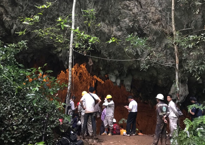 Ngoài ra, một số chuyên gia về cứu hộ hang động đã đưa ra giả thuyết một số yếu tố giúp các thành viên đội bóng này kéo dài sự sống trong trường hợp không mang theo nhiều đồ ăn, thức uống. Ảnh: Asiaone.