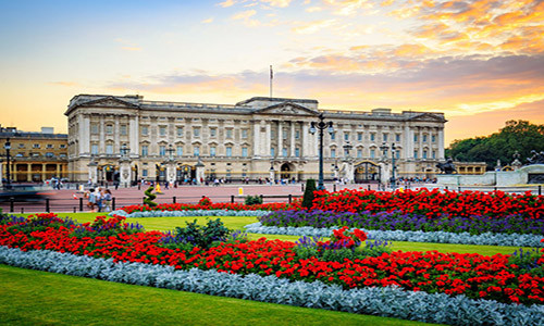 Cung điện Buckingham ở thủ đô London (Anh) là một trong những nơi ở của Nữ hoàng Anh Elizabeth II.