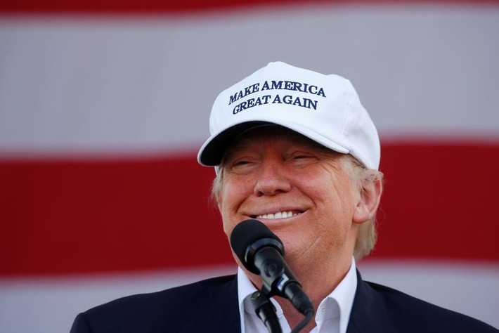 Tỷ phú Donald Trump vận động tranh cử ở Miami, bang Florida, vài ngày trước khi cuộc bầu cử tổng thống Mỹ năm 2016 chính thức diễn ra.