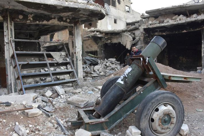 Một loại vũ khí mà quân nổi dậy bỏ lại ở al-Sakhour sau khi tháo chạy trên chiến trường Aleppo hôm 29/11.