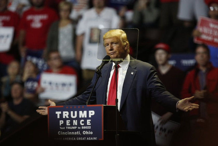 Tỷ phú Donald Trump vận động tranh cử ở Cincinnati, bang Ohio, ngày 13/10/2016.
