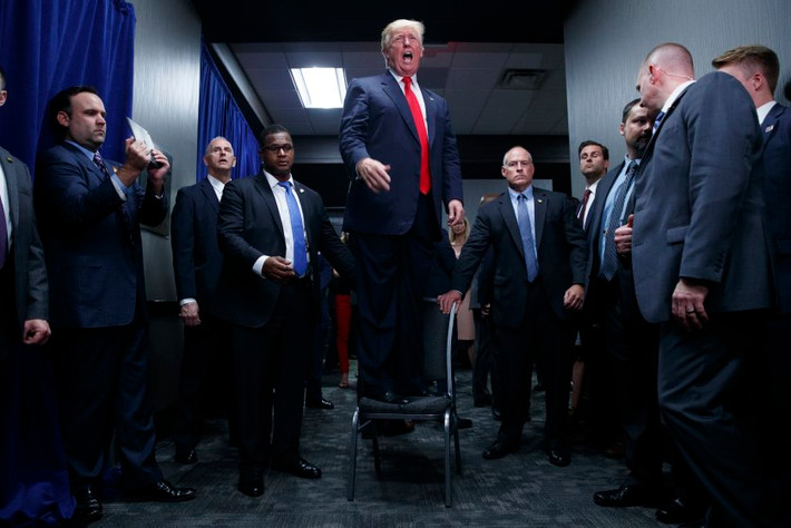 Ứng viên tổng thống Mỹ của Đảng Cộng hòa Donald Trump phát biểu trước đám đông tại Greenville ngày 6/9/2016.