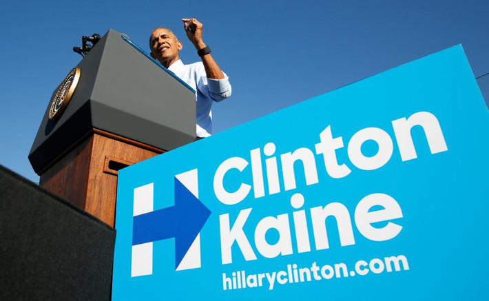 Tổng thống Mỹ Barack Obama phát biểu tại Đại học Michigan ở Ann Arbor để ủng hộ cựu Ngoại trưởng Mỹ Hillary Clinton trong cuộc đua vào Nhà Trắng năm 2016.