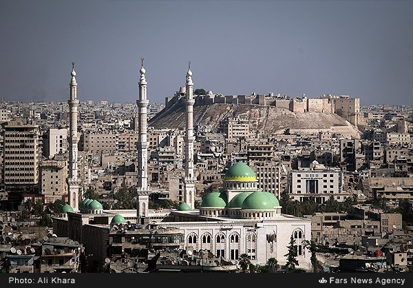 Người dân Aleppo đang sống dưới sự bảo vệ của lực lượng chính phủ Damascus trong bối cảnh các nhóm khủng bố tiếp tục tấn công dân thường và binh sĩ quân đội Syria tại tỉnh Aleppo.